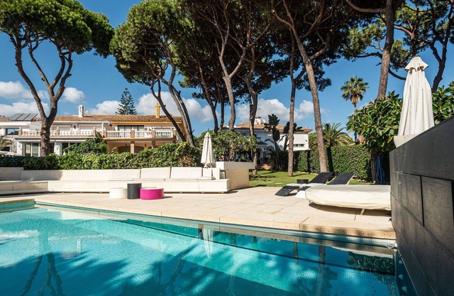 Maravillosa casa de vacaciones para 10 personas con piscina privada, A/C, WIFI y patio