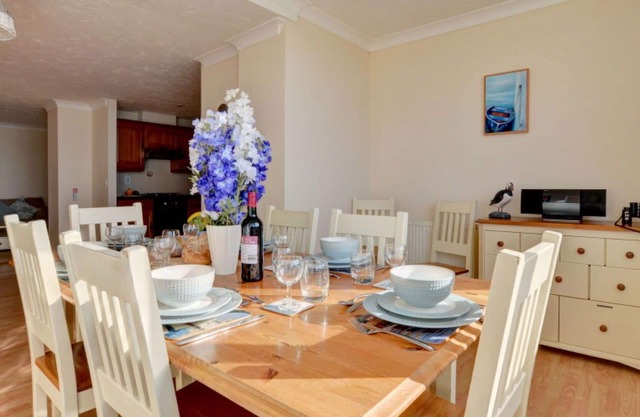 Estupenda casa de vacaciones para 6 personas con WIFI, TV, patio y aparcamiento