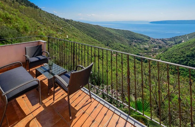 Maravillosa casa de vacaciones con WIFI, A/C, TV, terraza, vista panorámica y aparcamiento
