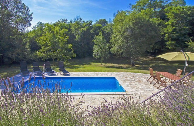 Preciosa casa de vacaciones con piscina privada, WIFI, A/C, TV, terraza y aparcamiento