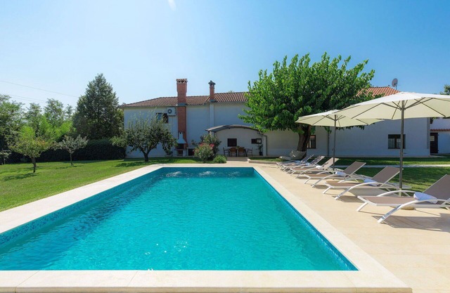 Casa de vacaciones con piscina privada, A/C, WIFI, terraza, mascotas permitida, aparcamiento