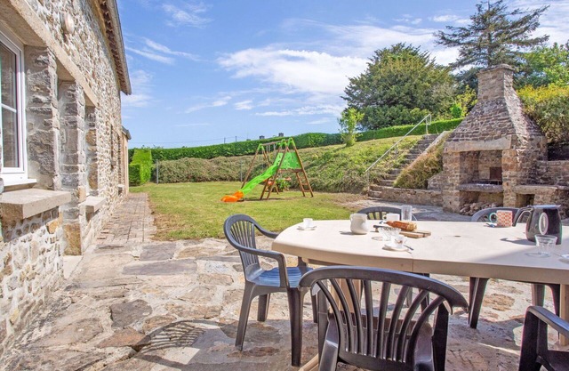 Estupenda casa de vacaciones con WIFI, TV, terraza, mascotas permitida y aparcamiento