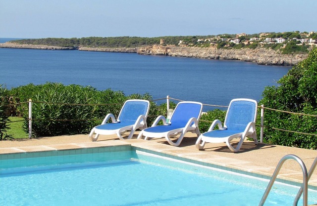 Preciosa villa "Helios" con vistas al mar, piscina, aire acondicionado y Wi-Fi