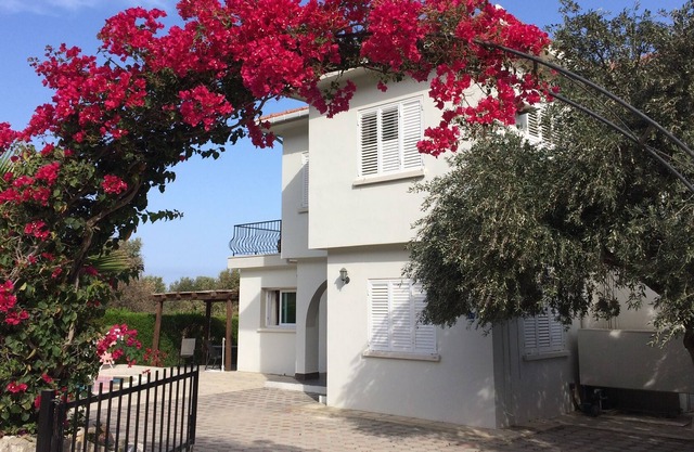 Hermosa Villa en Impresionante Ubicación Aislada