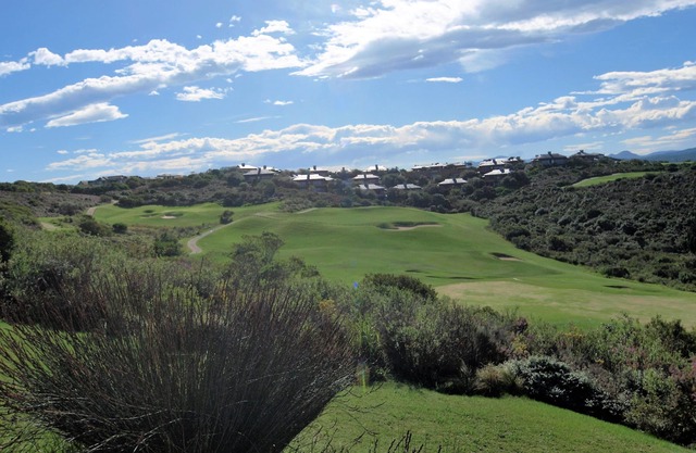 Hermosa villa en la finca de golf de Pezula con piscina climatizada