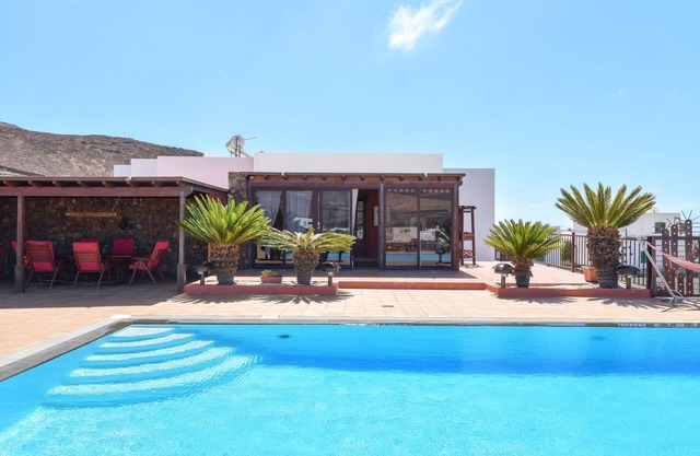 Preciosa casa villa La Petit con piscina, terraza, jardín y Wi-Fi
