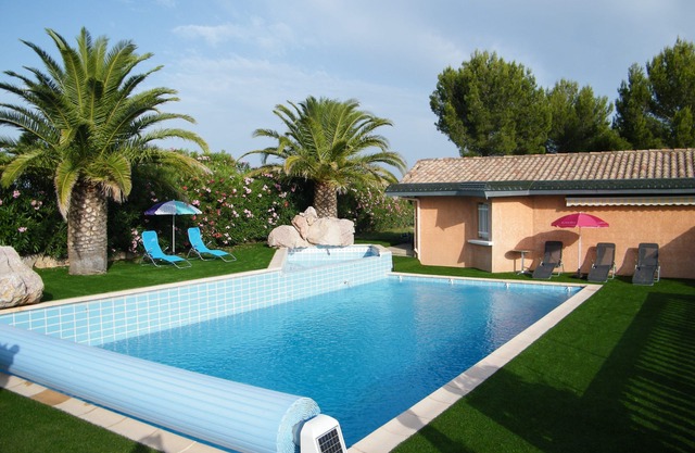 Hermosa villa cerca de Narbona y Béziers en 3000 m2.1er año de alquiler