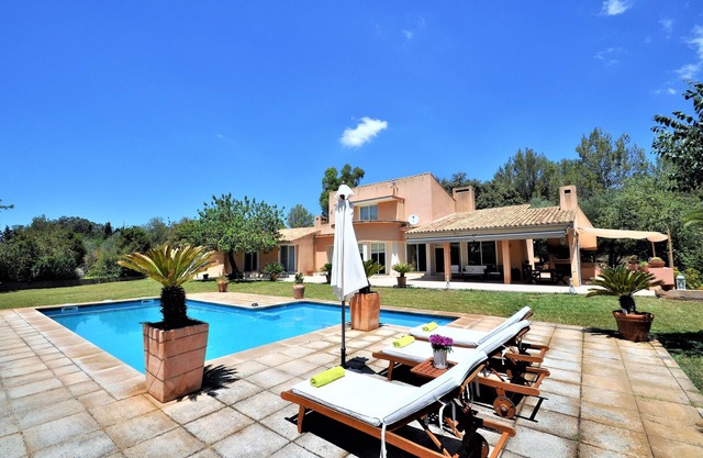 Preciosa villa "Sa Rota" con Wi-Fi, jardín, terraza, piscina y pista de tenis