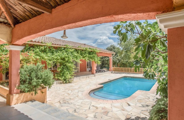Beautiful villa with pool and close to a village