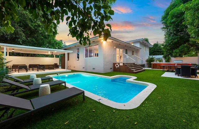 Beautiful Villa with heated pool Must seen!