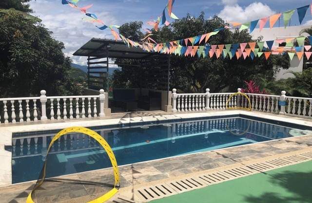 Hermosa Finca con Piscina y Wifi en Anapoima - Villa Esmeralda JJ