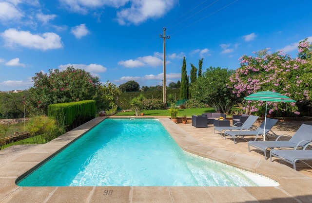 Hermosa villa con piscina, Wi-Fi, terrazas y jardín; Estacionamiento disponible