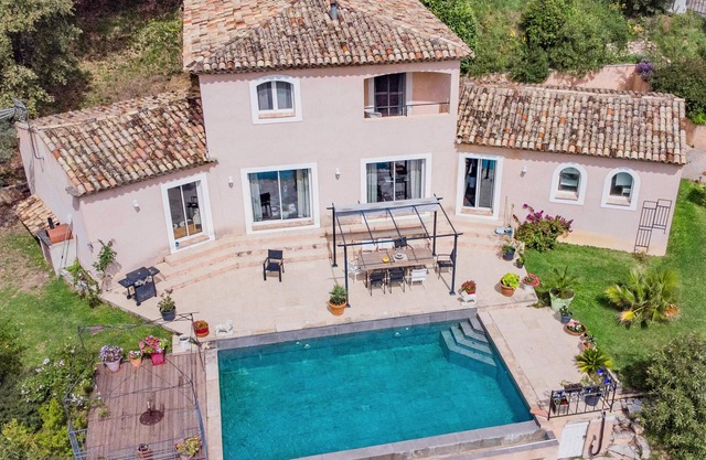Beautiful villa with pool and magnificent view