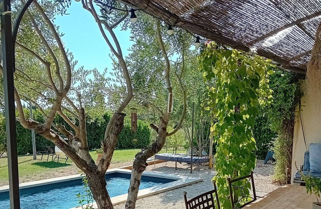 Villa Moderna con Piscina Privada en Cucuron