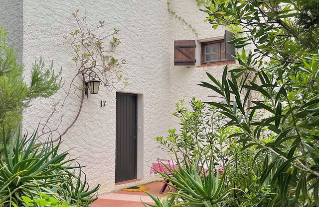 Beautiful villa with view 50 metres from the beach