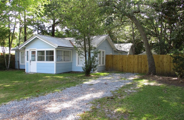 Beautiful vintage cottage remodeled in Old Ocean Springs