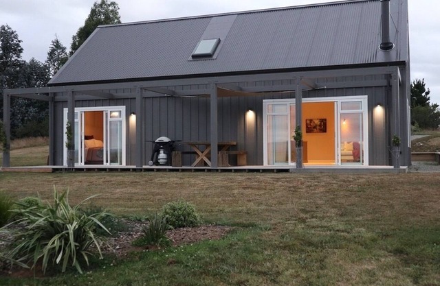 Beautiful Wairarapa views, short drive to all Martinborough has to offer