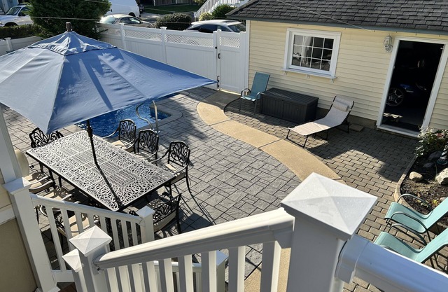 Beautiful water views and pool, minutes to everything!