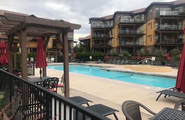 Hermoso Waterfront 1400 metros cuadrados, condominio de 2 niveles en Barona Beach