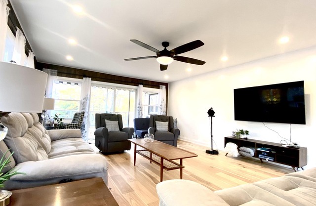 Beautiful Waterfront Cottage w/ Swim Spa Hot Tub, Sleeps 16+