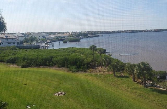 Beautiful Waterfront Condo
