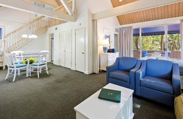 Beautiful Well Appointed Studio with a loft