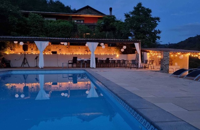 Beautiful Wedding venue for a destination wedding in Italy with pool, 32-50 pers