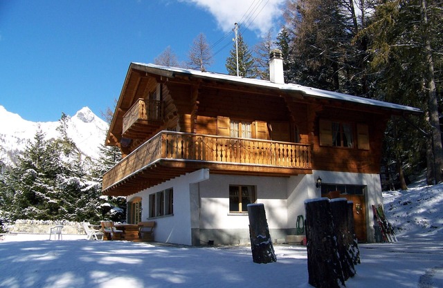 detatched self catering chalet set in private grounds