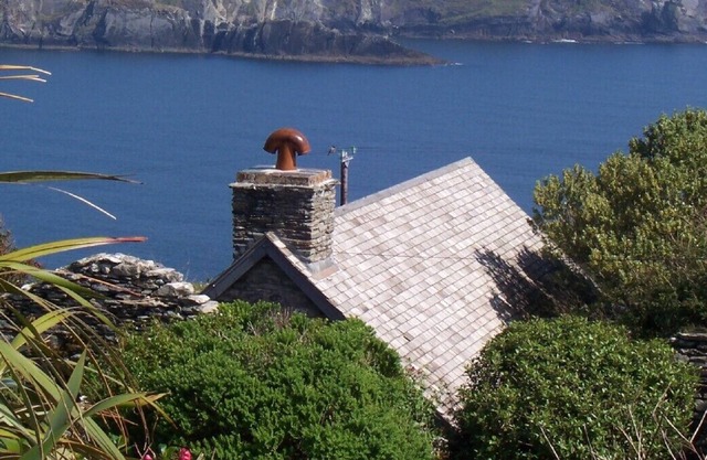 Bonita casa de piedra en Mizen Head con vistas al mar y playas