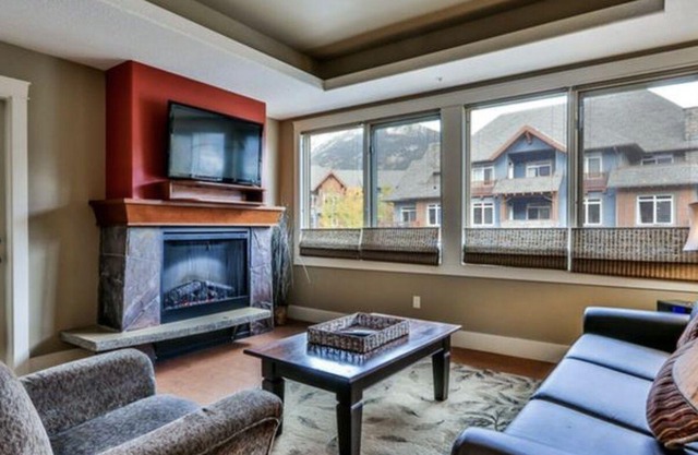 Beautifully Appointed Entire Condo in Canmore!
