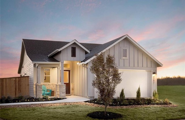 Beautifully Decorated 3 Bedroom 2 Bathroom Home Near Downtown