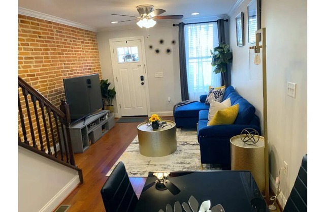 Beautifully decorated Federal Hill home w/ rooftop