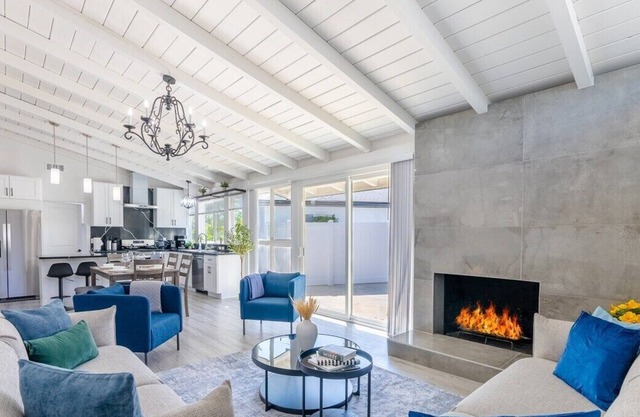 Beautifully Designed 3BR/3BA Home - Pet Friendly!