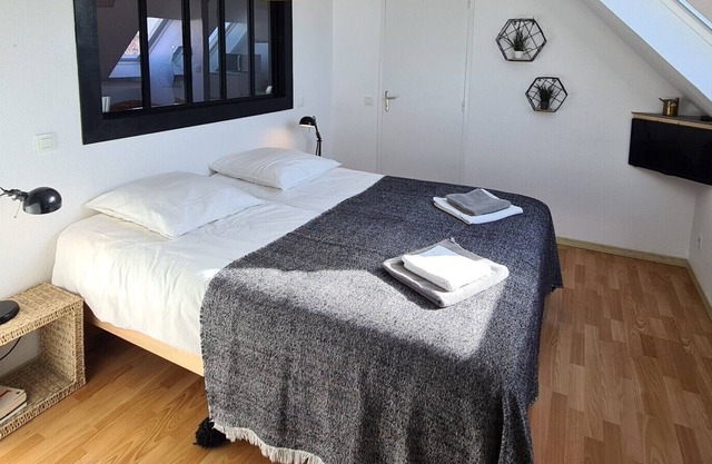 Apartamento-Confortable-Baño en la habitacion-Vista al Jardín-meublé de touri...