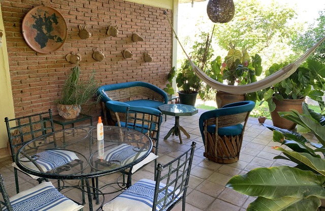 Casa bellamente ajardinada en pueblo tranquilo a las afueras de Oaxaca