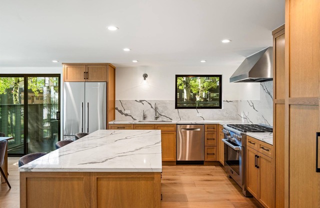 Beautifully remodeled house with mountain and golf course views