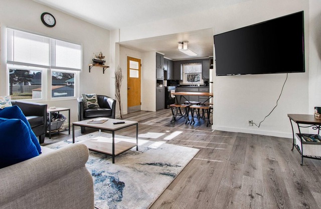 Beautifully remodeled, Oconto Hideaway that is the perfect location for your next stay in Oconto