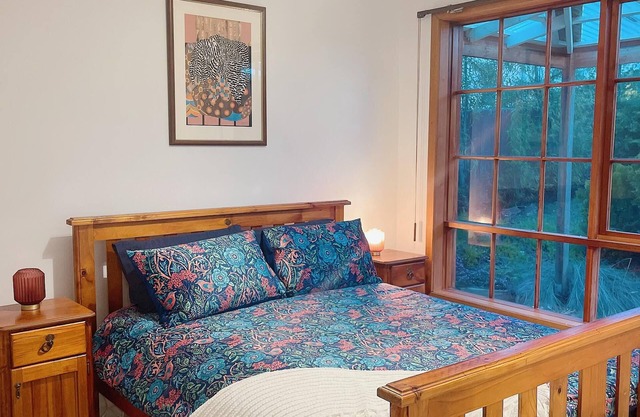 Beautifully renovated Cottage 300m to Beach