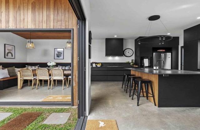 Beautifully Renovated Period Property Walking Distance To Cbd