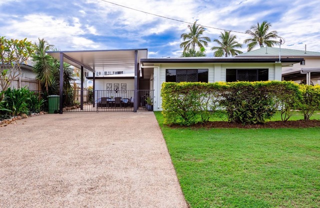 Beautifully Renovated Beachside Family Home