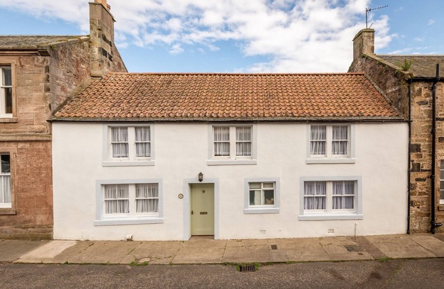 Beautifully renovated three bedroomed house with fabulous gardens