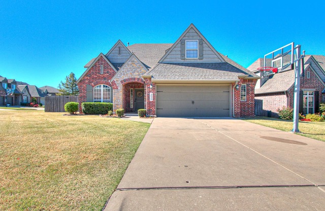Beautifully Spacious Tulsa Treasure