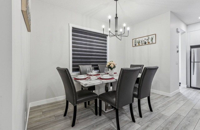 Beautifully & Tastefully furnished 4 bedroom Haven in Calgary