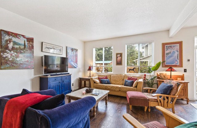 Beautifully Updated Sandpoint Townhome