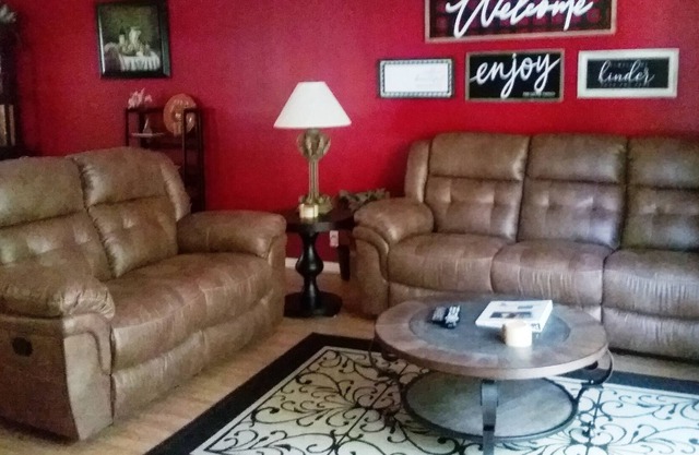 HERMOSAMENTE DECORADO 2 DORMITORIOS / 1. CASA DE BAÑO DE 5 BAÑOS - $ 95 POR NOCHE - NO FUMADORES