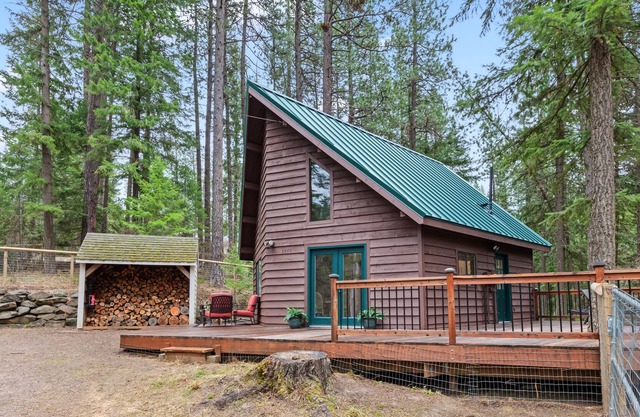 Beauty Bay Lake Cabin with Boat Slip on Lake Coeur d'Alene