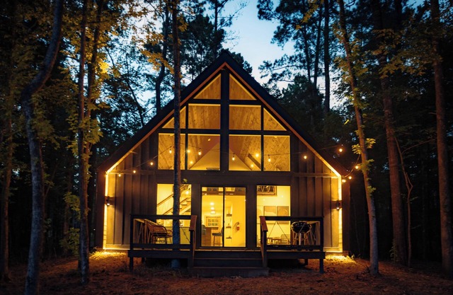 Beauty Berry, Modern Lakefront Cabin with Outdoor Grill (Beauty Berry)