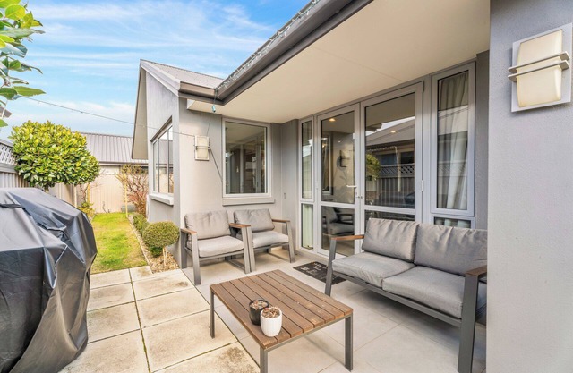 Beauty on Bantry - Alexandra Holiday Home