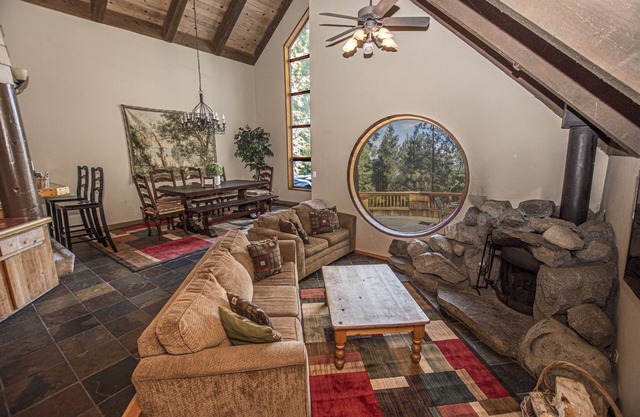 Bechtold: 3 BR / 2 BA casa / cabaña en la ciudad de Tahoe, para 6 personas
