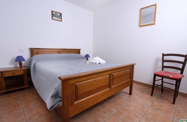 Bed and Breakfast 'Annaïs' con piscina compartida, jardín compartido y Wi-Fi